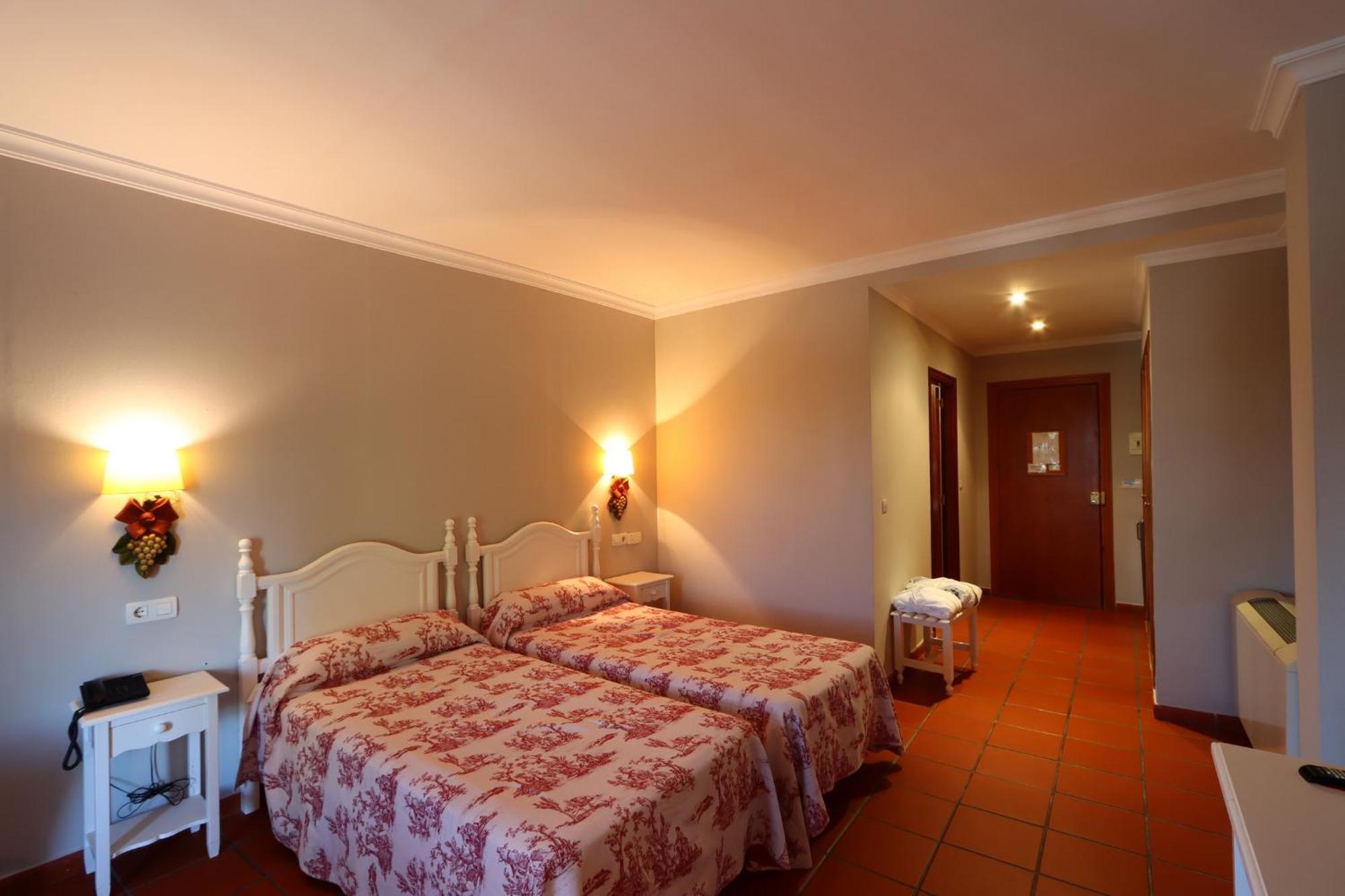 Hotel Varinia Serena - Balneario De Alange Exterior foto